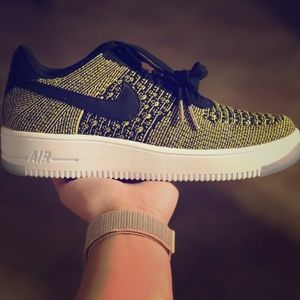 Nike Air Force 1 Fly Knit Low